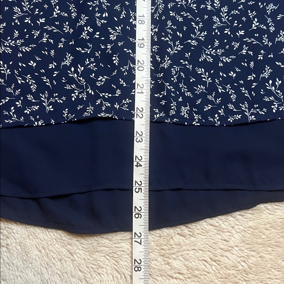 NWT Hilary Radley Navy Floral Flowy Layered Casual Top - Picture 5 of 7